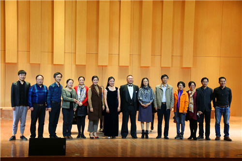 2016102508415355.jpg 美国德州三一大学李佳蔚教授来我院举办音乐会
